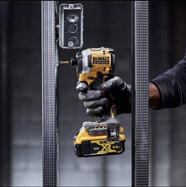 Zakrętarka DeWALT DCF850D2T