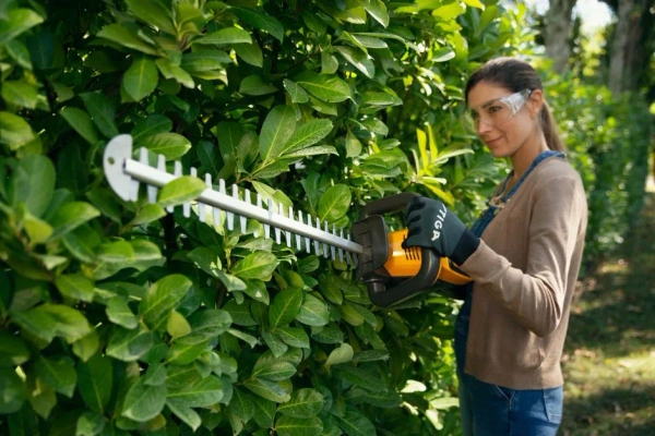 Nożyce do żywopłotu Stiga HT 500e 2.0 Ah zestaw