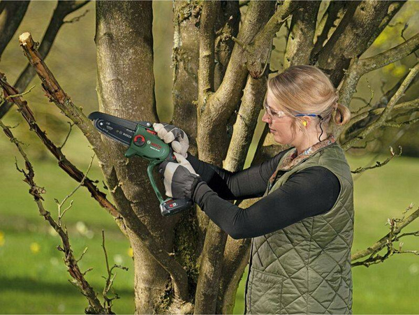 Mini pilarka łańcuchowa Bosch Easy Chain 18V-15-7