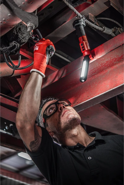 Latarka akumulatorowa Milwaukee L4 SL550-301