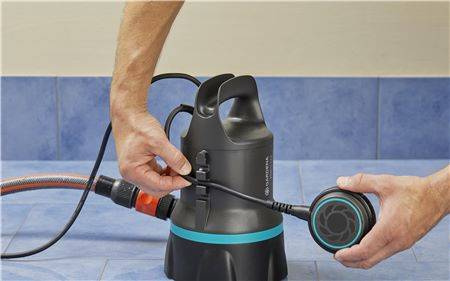 Pompa zanurzeniowa do czystej wody 9000 GARDENA 09030-20