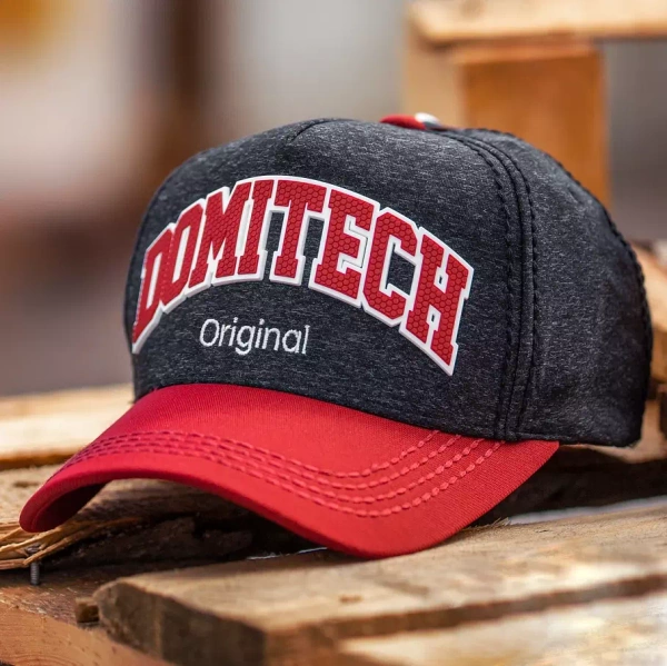 Czapka z daszkiem z logiem Domitech