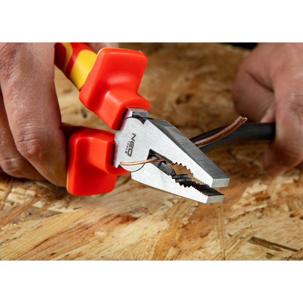 Szczypce uniwersalne NEO Tools 160mm 1000V polerowane 01-220