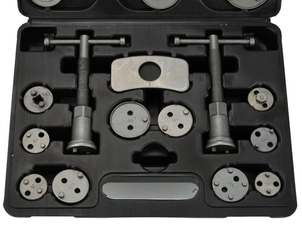 Zestaw 18-elementowy do cofania tłoczków GEKO (G02540)