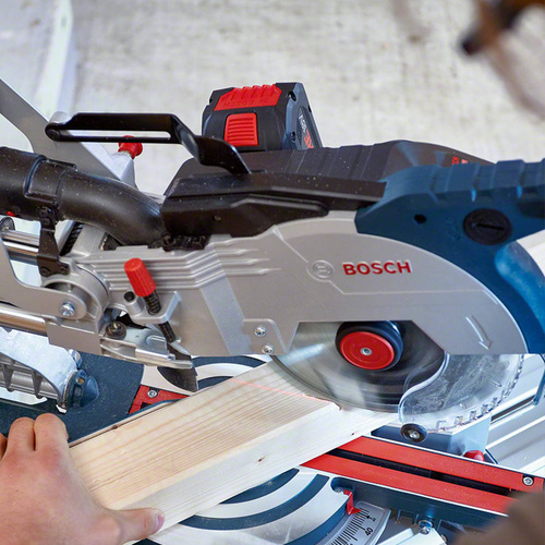 Ukośnica Bosch GCM 18V-216