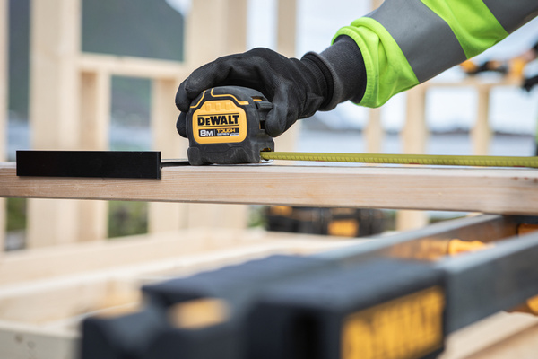 Miara zwijana DeWALT DWHT36928-0 o długości 8 m