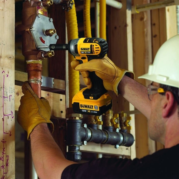 Klucz udarowy Dewalt DCF880M2