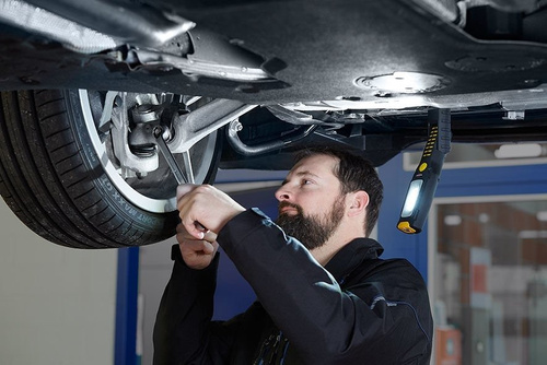 Wielofunkcyjna lampa akumulatorowa 6+1 LED 300lm+100lm Brennenstuhl 1175670