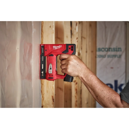 Zszywacz akumulatorowy Milwaukee M12 BST-202X
