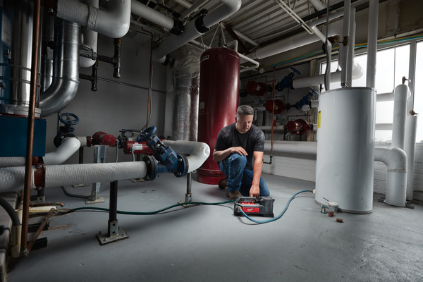 Pompa akumulatorowa Milwaukee M18 BTP-0