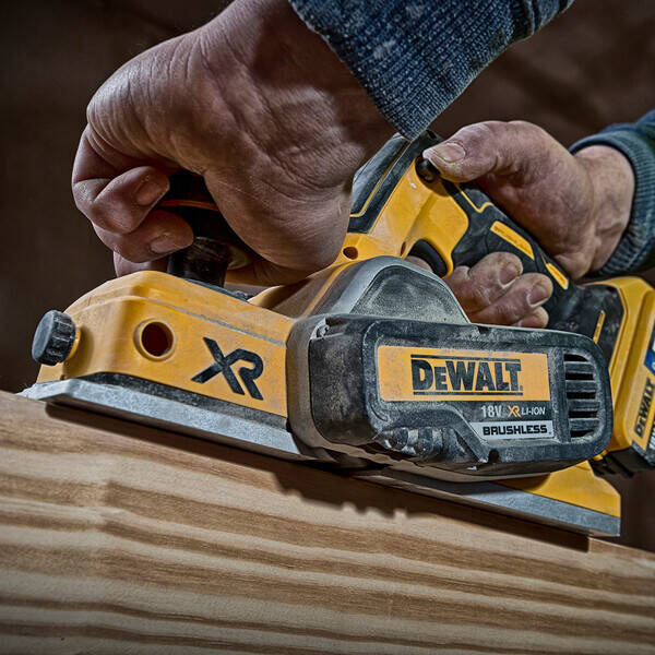 Strug Dewalt DCP580NT