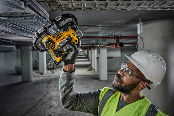 Pilarka taśmowa Dewalt DCS377E2T-QW