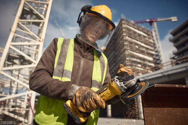 Szlifierka kątowa Dewalt DCG405NT