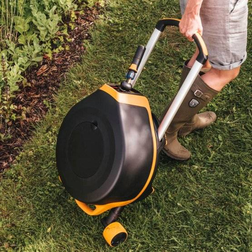 Automatyczny bęben z wężem Fiskars 1025933