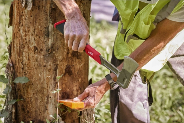 Zestaw siekiera i nóż składany Milwaukee 4932499031