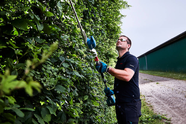 Nożyce do żywopłotu na wysięgniku Makita DUN500WZ