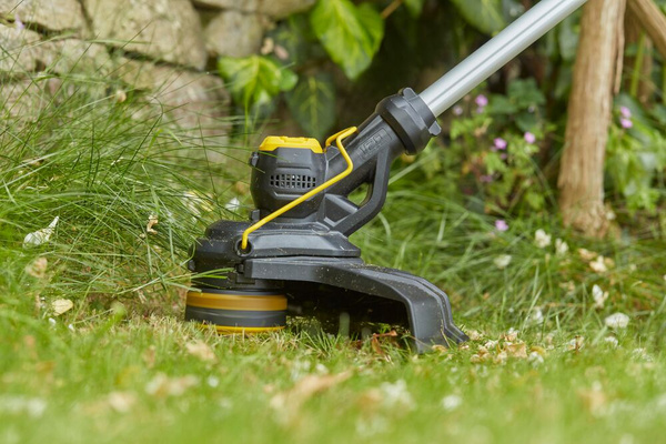 Podkaszarka Stanley SFMCST933B-XJ - żyłkowa, 33cm pokos tnący