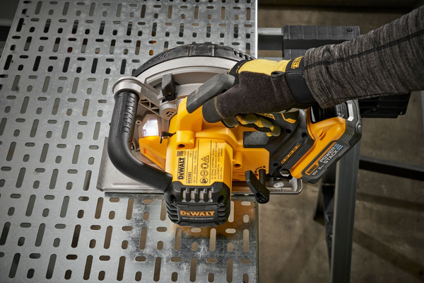 Przecinarka do metalu Dewalt DCS383H2