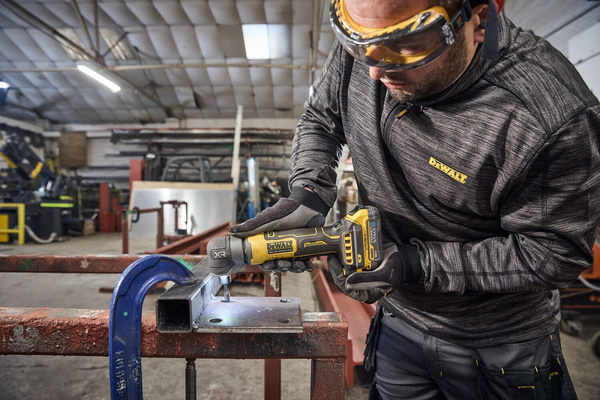 Mini szlifierka Dewalt DCG421N