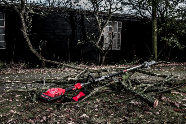 Pilarka łańcuchowa do gałęzi Milwaukee M18 FOPH-CSA przystawka QUIK-LOK