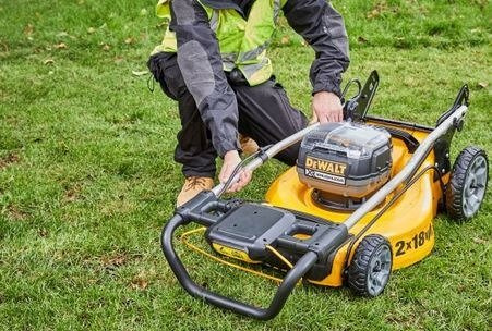 Kosiarka akumulatorowa Dewalt DCMW564N