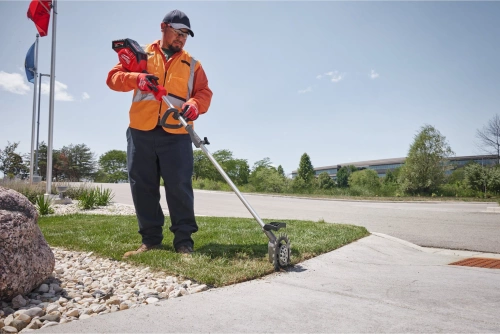 Urządzenie do usuwania chwastów Milwaukee M18 FOPH-RA przystawka QUIK-LOK