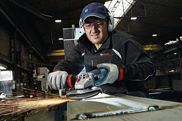 BOSCH GWS 19-125 CI Szlifierka kątowa z hamulcem 060179N002