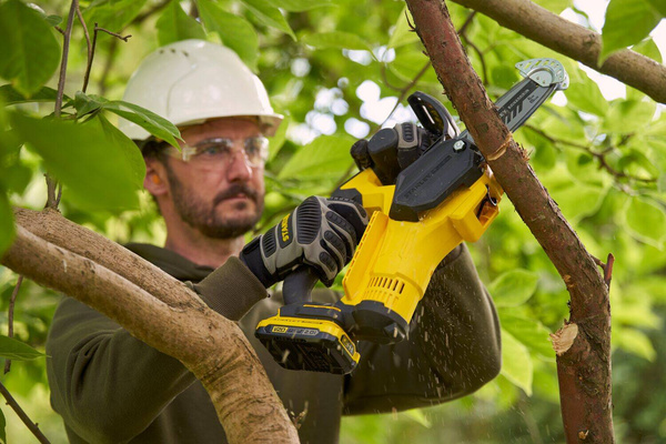 Mini piła łańcuchowa Stanley Fatmax SFMCPS415D1