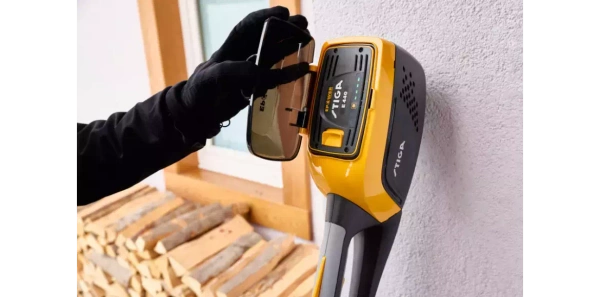 Odśnieżarka akumulatorowa Stiga ST 300 AE zestaw