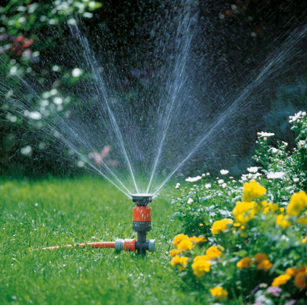 Zraszacz dookolny Vario na szpilce Gardena 01949-20