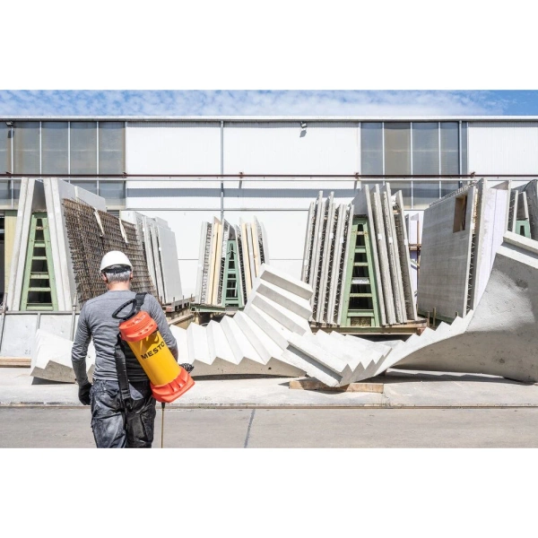 Opryskiwacz ciśnieniowy Ferrox Plus 10 Mesto 3585P