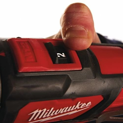 Wiertarko-wkrętarka udarowa Milwaukee M12 BPD-202C