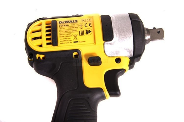 Klucz udarowy Dewalt DCF880N z adapterem