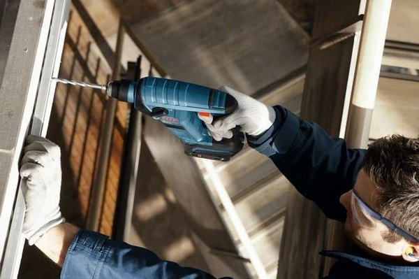 Bosch GBH 18 V-LI Compact Młot udarowo-obrotowy