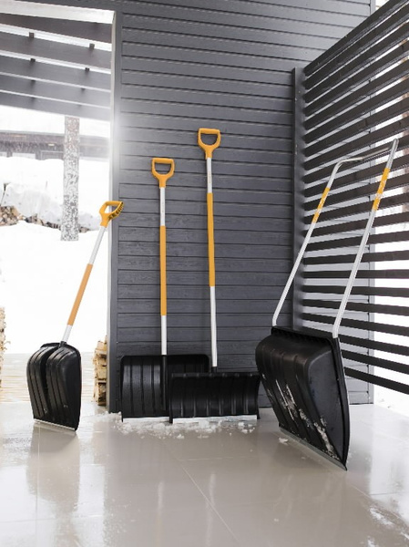 Pług do śniegu Fiskars 1003470