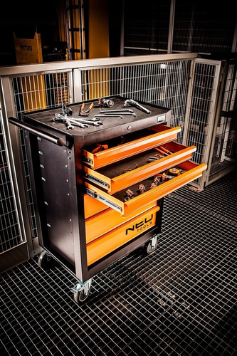 Wózek narzędziowy NEO Tools 84-221+G