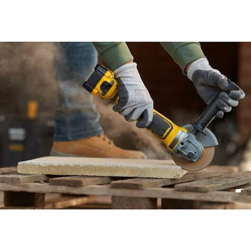 Szlifierka kątowa Stanley Fatmax 125mm 18V V20 2x4.0Ah SFMCG700M2K-QW