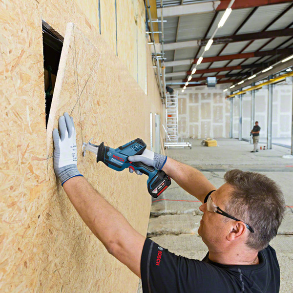 Piła szablasta Bosch GSA 18V-LI C