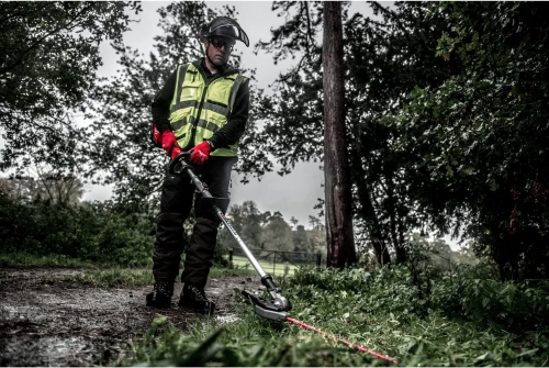 Nożyce do żywopłotu Milwaukee M18 FOPH-HTA przystawka QUIK-LOK