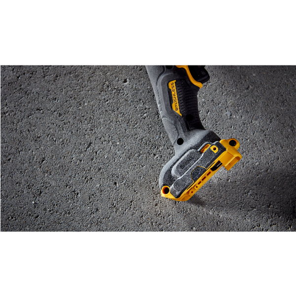 Szlifierka kątowa DeWALT DCG440N