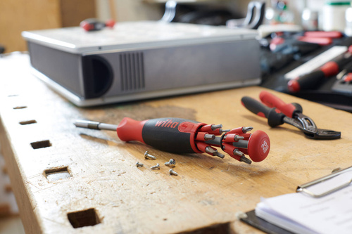 Wkrętak z magazynkiem bitów LiftUp 26one® Wiha 43895