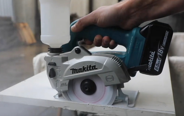 Akumulatorowa przecinarka 125 mm do glazury DCC501ZX1 Makita