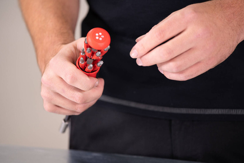 Magnetyczny wkrętak z magazynkiem bitów LiftUp 25 Wiha 38605