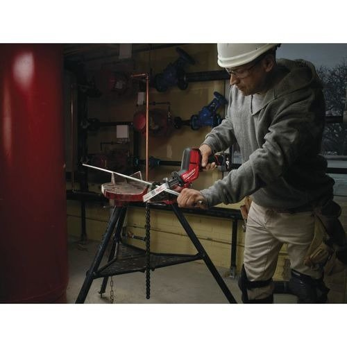 Pilarka szablasta Milwaukee C12 HZ-0