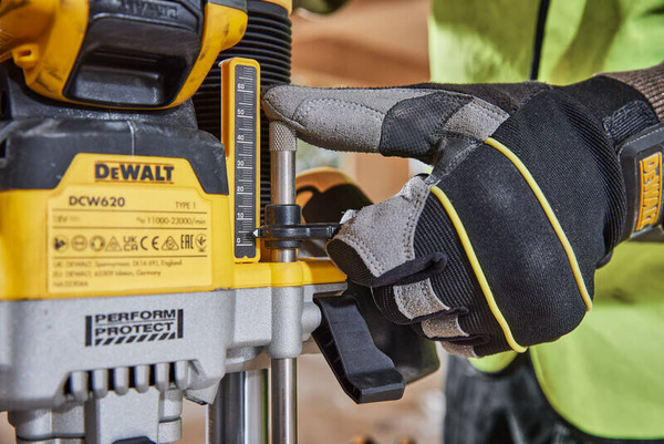 Frezarka Dewalt DCW620NT