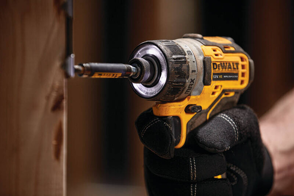 Wkrętarka Dewalt DCF601N