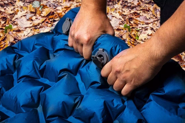 Materac turystyczny NEO Tools 63-149