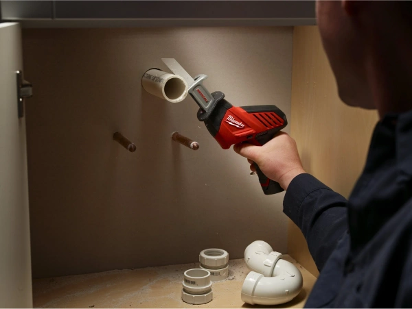 Pilarka szablasta Milwaukee C12 HZ-0