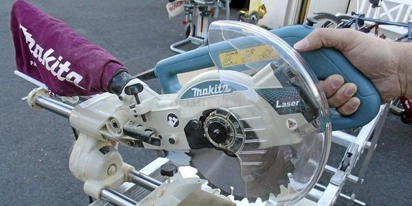 Ukośnica Makita LS0714LN