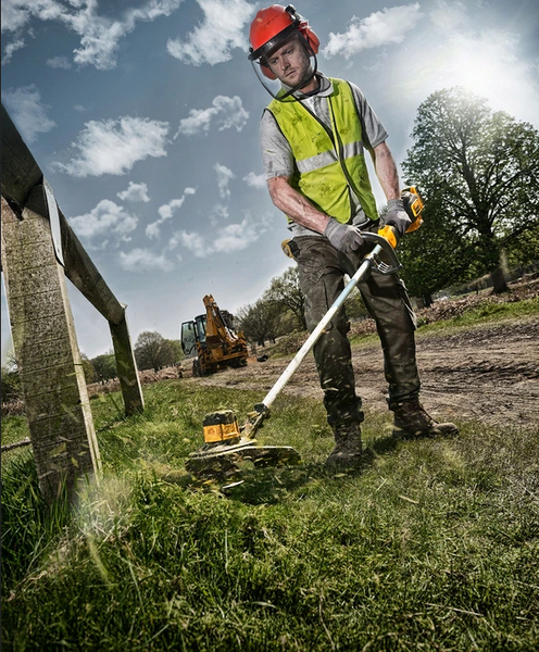 Podkaszarka Dewalt DCM561PB 